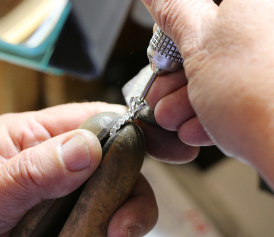 10 Ways Engagement Ring-Buying is Transforming